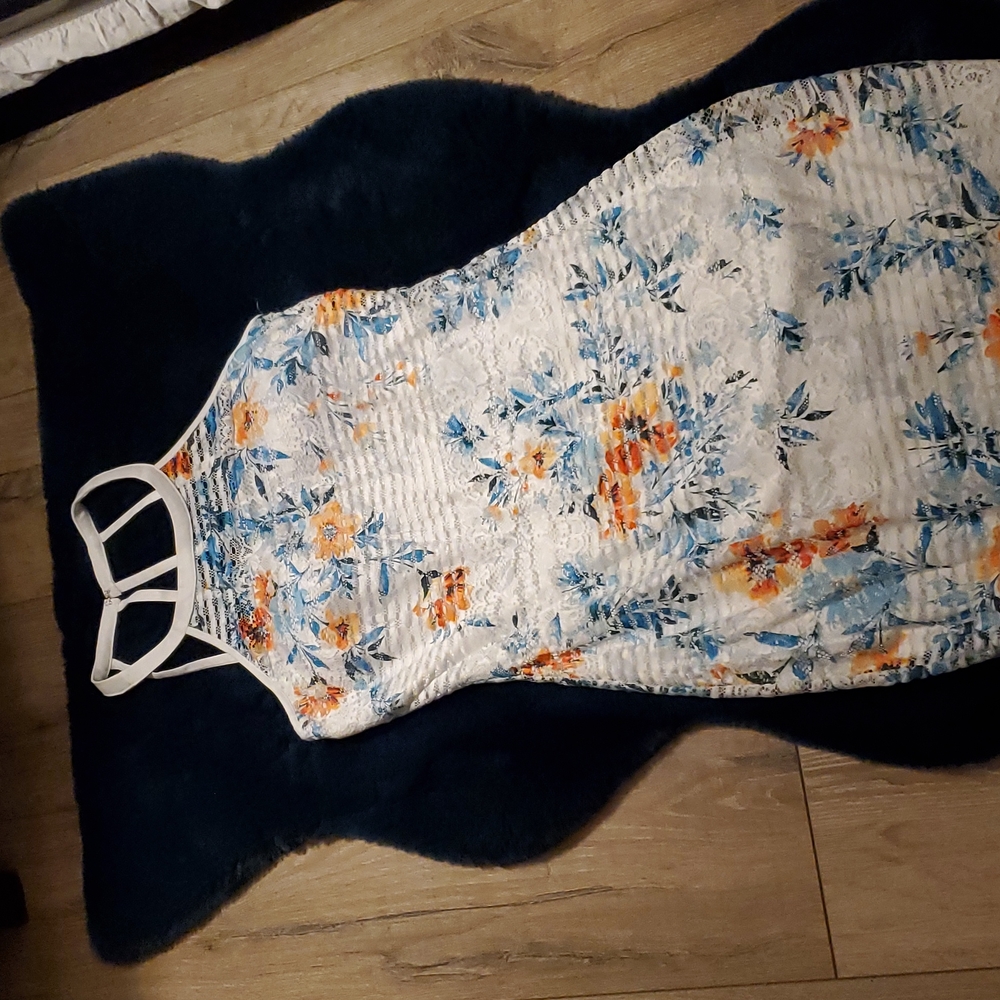 GUESS size 2 BRAND NEW never worn spring dress.